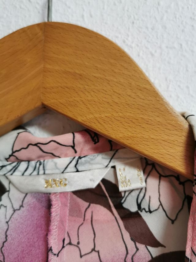 Blusa cruzada de chica talla L de Mango.