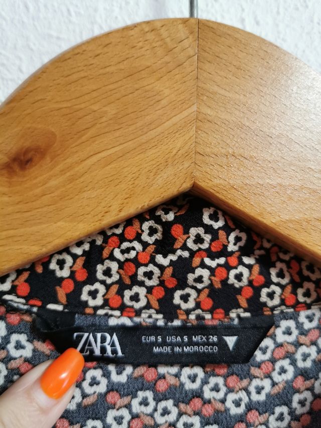 Vestido largo de chica talla S de Zara.