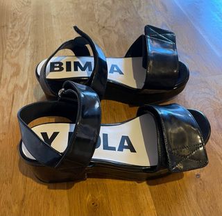 Sandalias negras Bimba y Lola