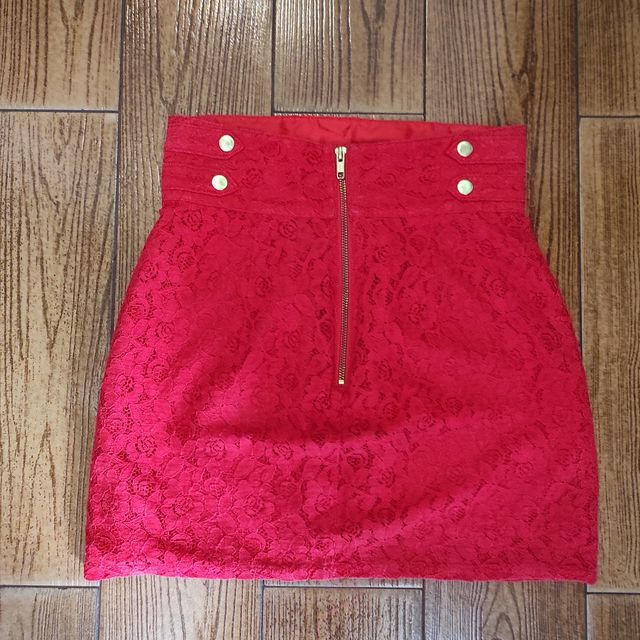 Saia tamanho renda tamanho S preço 3€