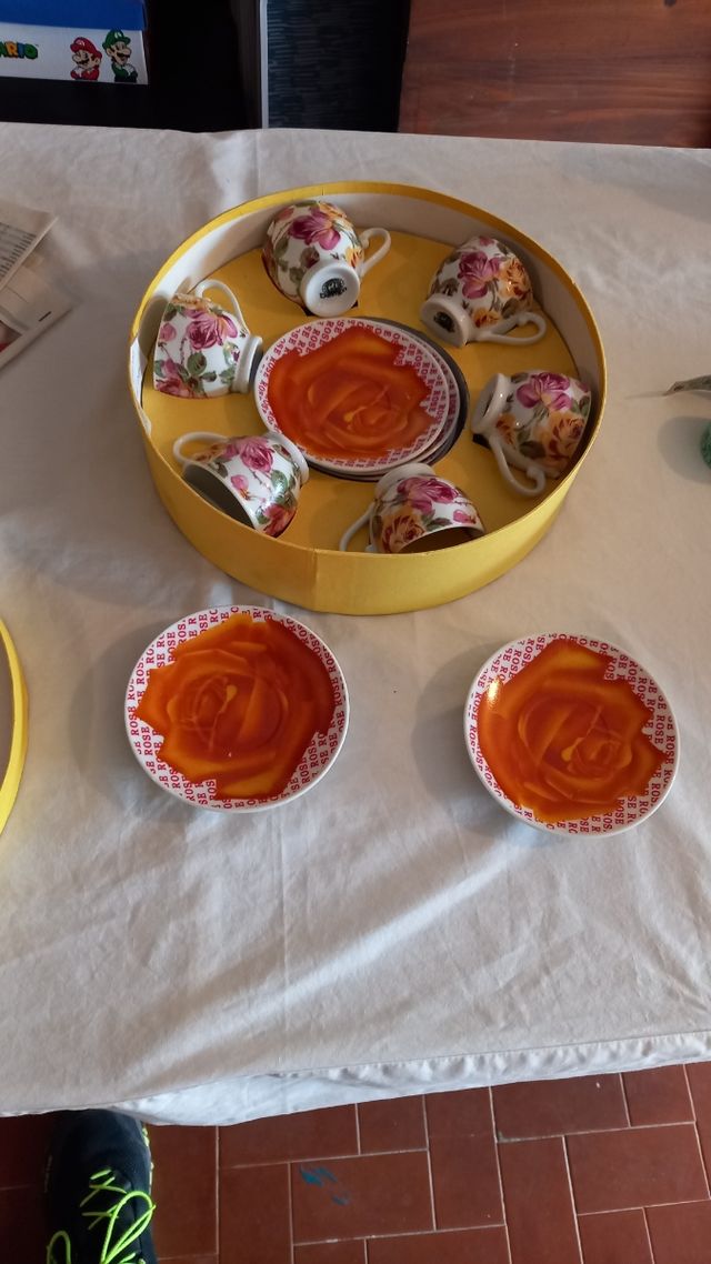 Servizio da caffè 12 pezzi(6 Tazzine + 6 piattini)