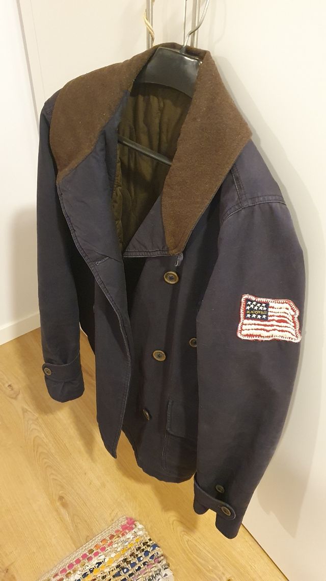 Chaqueta azul cruzada