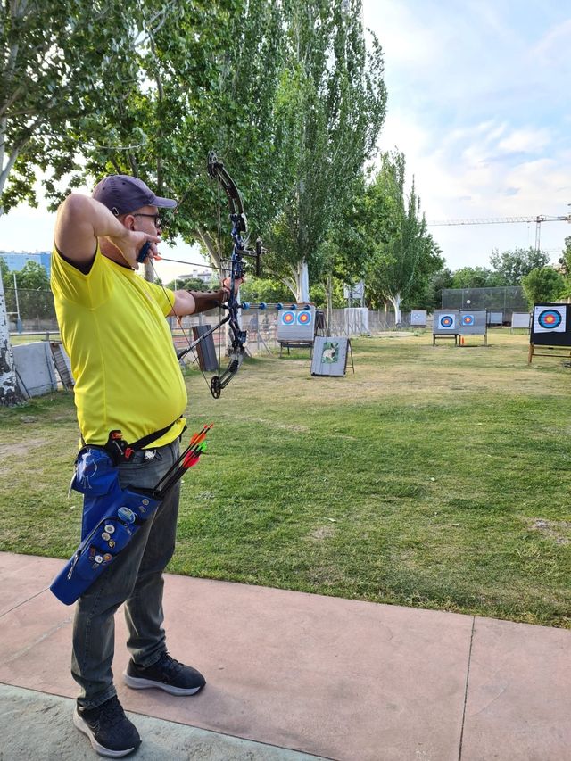 Arco de hombre diestro compuesto