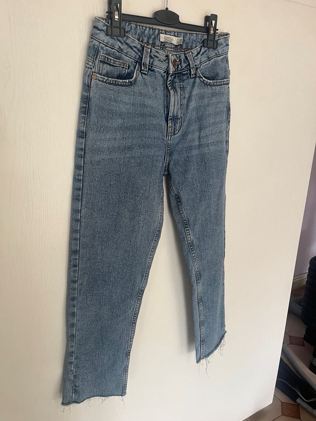 Jeans boy-friend con taglio vivo