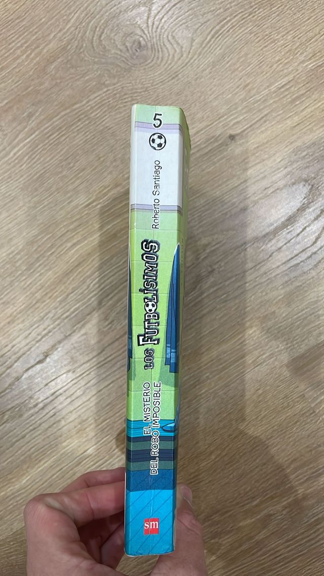 Los Futbolísimos: El misterio de las botas blancas