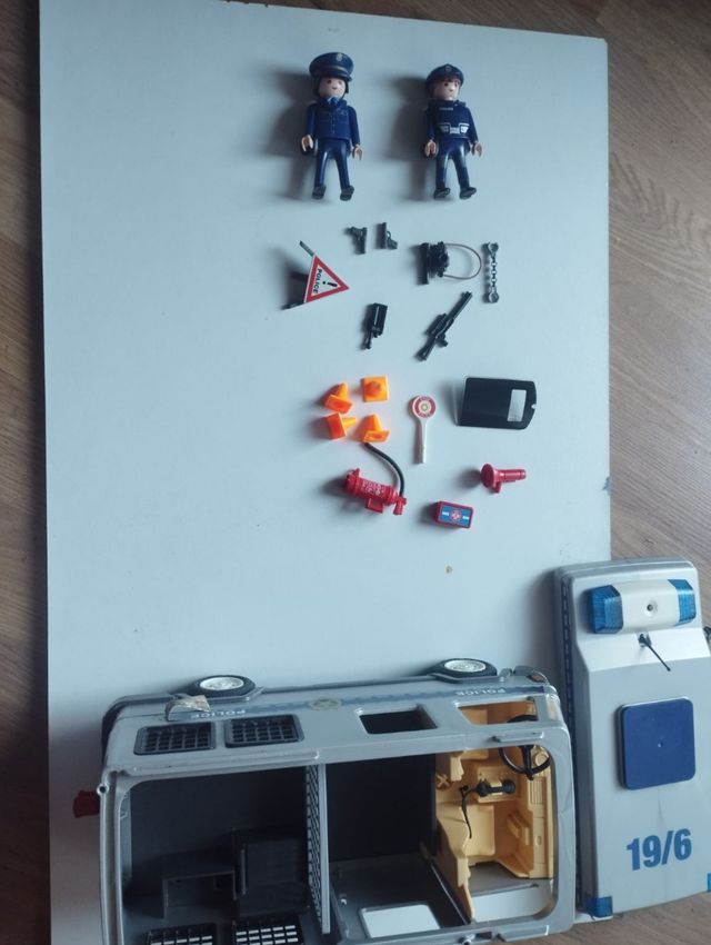 Playmobil furgón policía.