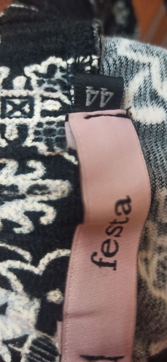 Falda recta de punto con goma cintura