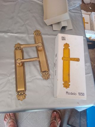 4 juegos de manivelas con placa para puerta