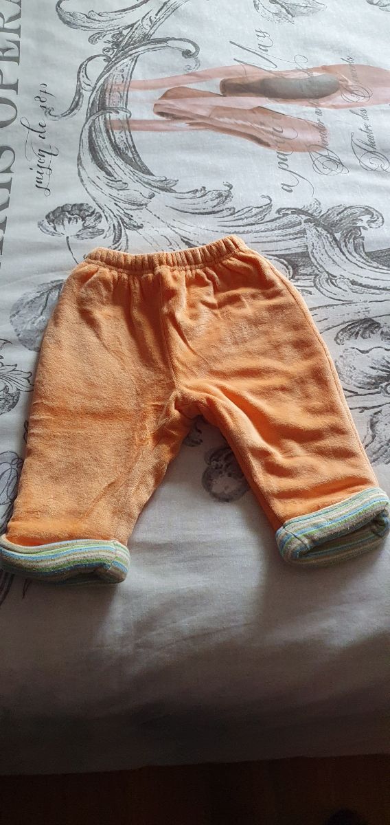 Conjunto bebe unisex 6 meses.