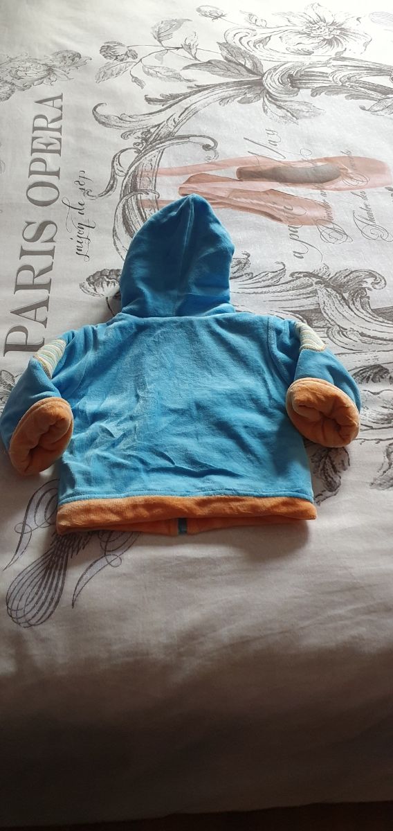 Conjunto bebe unisex 6 meses.