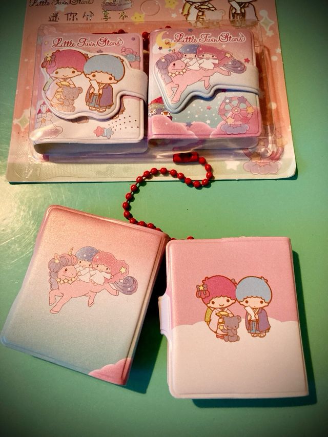 Mini libretas llavero personajes sanrio.