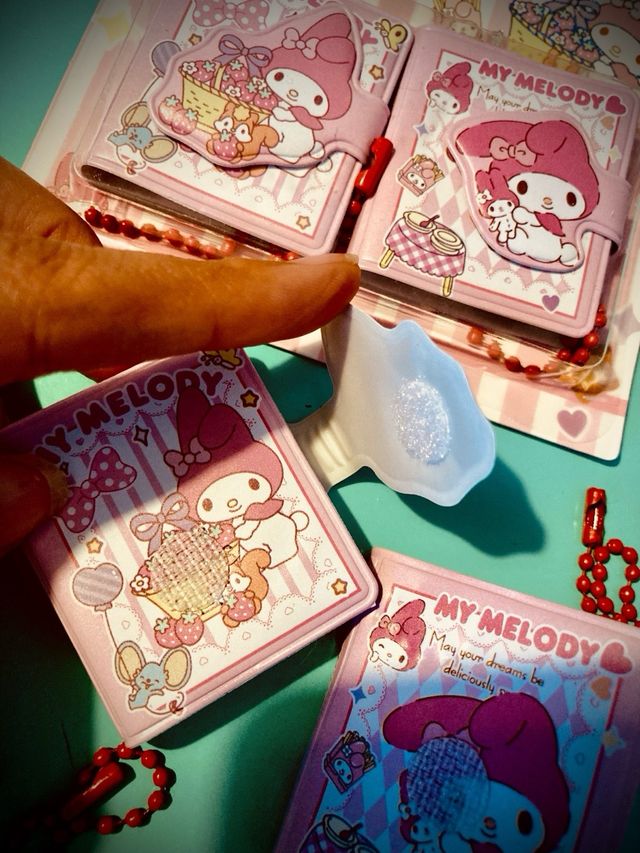 Mini libretas llavero personajes sanrio.