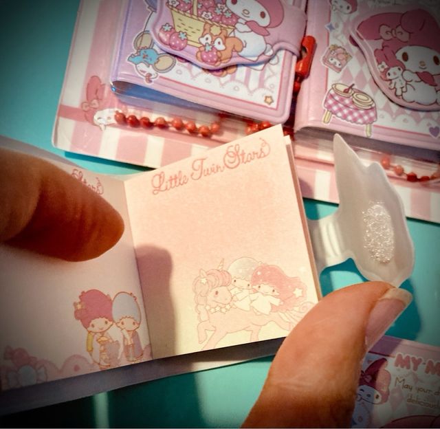 Mini libretas llavero personajes sanrio.