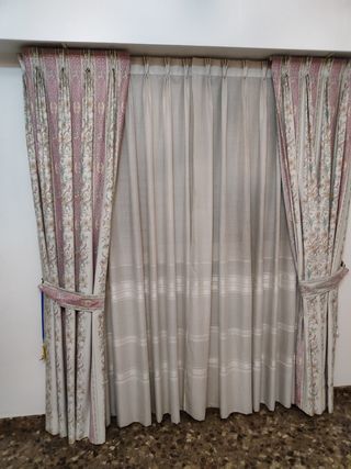 Dos colchas edredón y cortinas Reig Martí 
