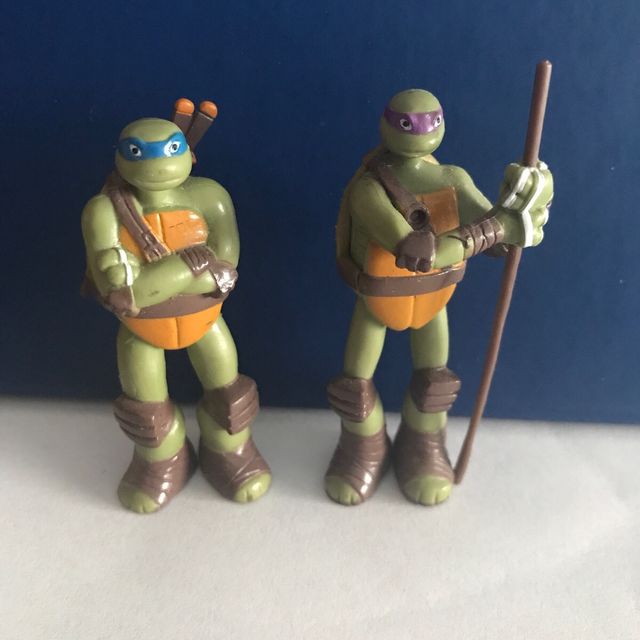 2 figuras tortugas ninja