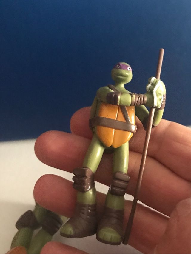 2 figuras tortugas ninja