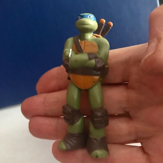 2 figuras tortugas ninja
