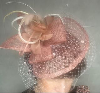 Tocado de diadema color Nude-Rosa