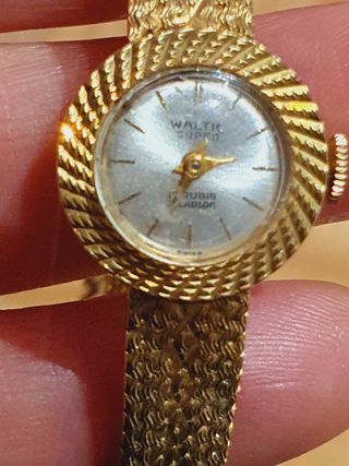Reloj de oro de 18 kilates .