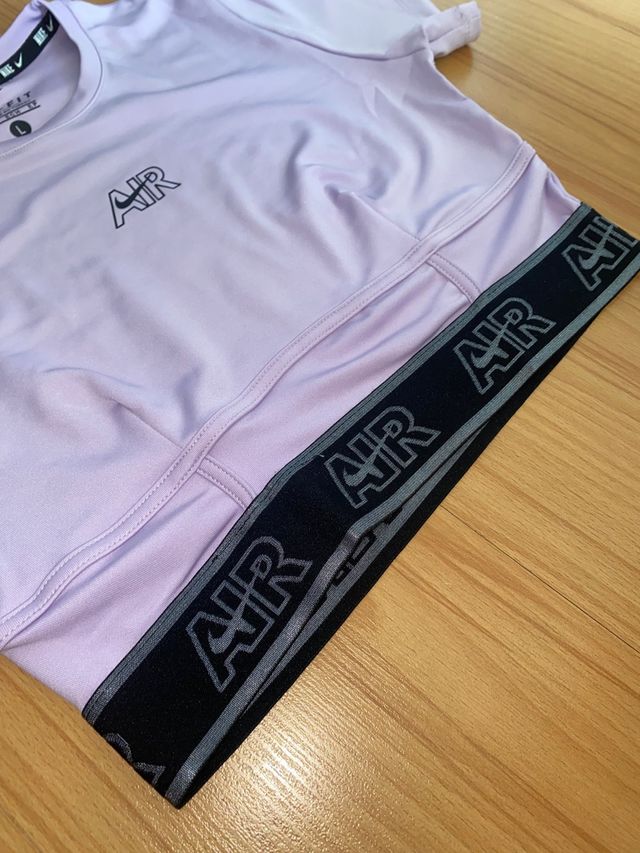 Nike top deportivo lila
