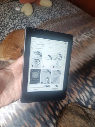 tapa y aparato ebook Paperwhite lector electrónico