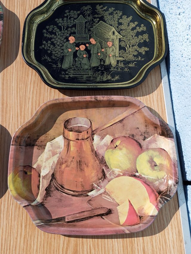 Bandejas de chapa antigua