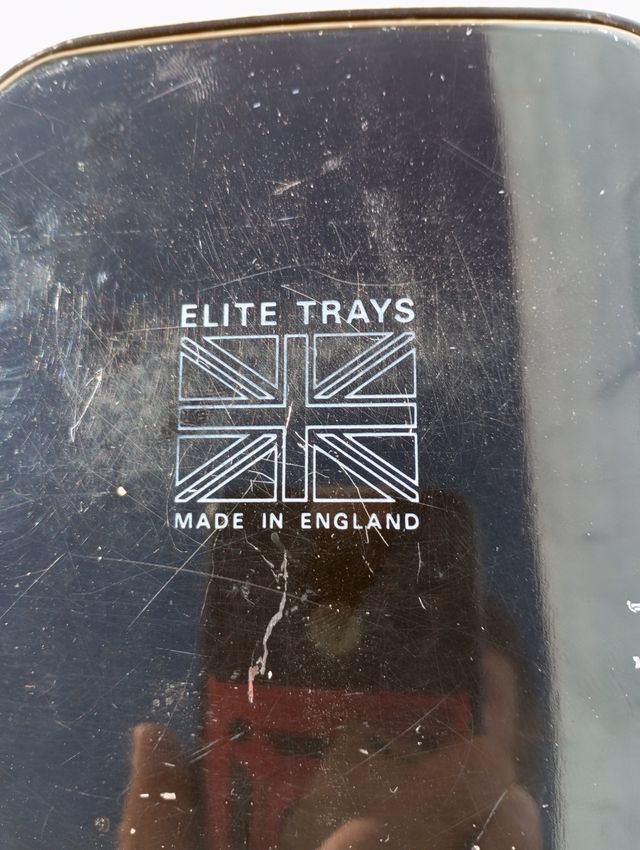 Bandejas de chapa antigua