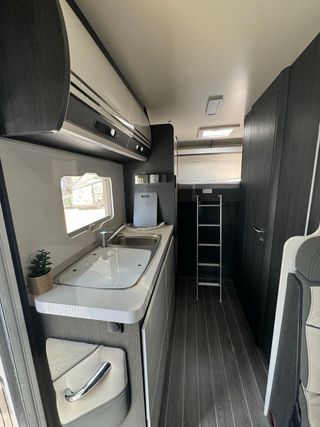 ALQUILO Autocaravana  ROLLER TEAM KRONOS 6 plazas
