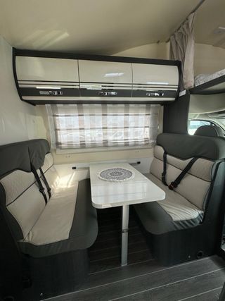 ALQUILO Autocaravana  ROLLER TEAM KRONOS 6 plazas

