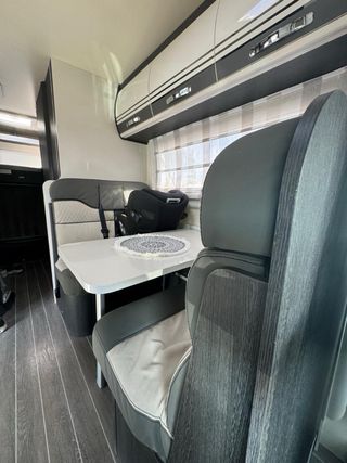 ALQUILO Autocaravana  ROLLER TEAM KRONOS 6 plazas
