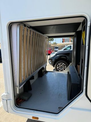 ALQUILO Autocaravana  ROLLER TEAM KRONOS 6 plazas
