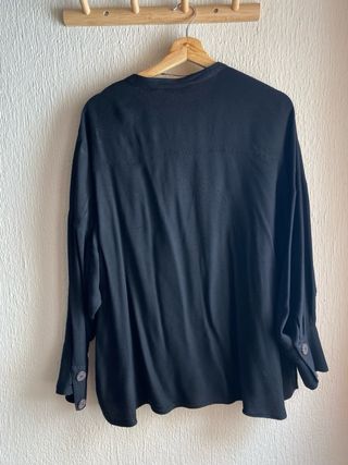 Blusa negra botones - zara