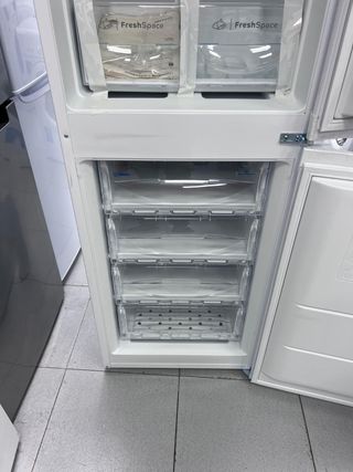 Nevera indesit nuevo con tara