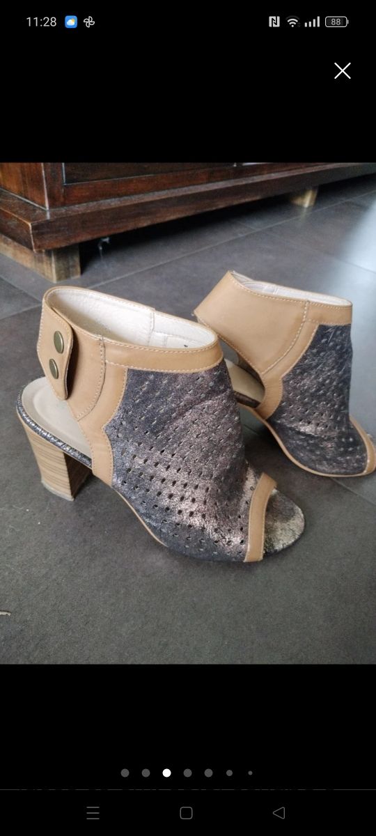 Sandalo tacco alto a tronchetto