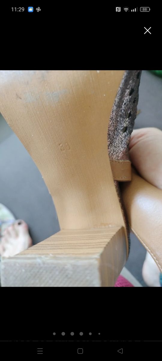 Sandalo tacco alto a tronchetto