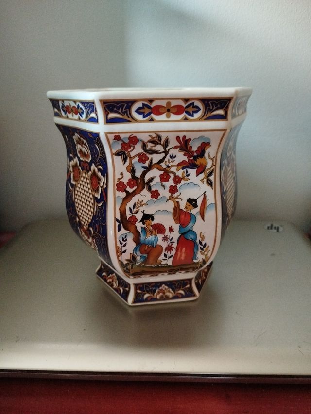 Jarrón de porcelana