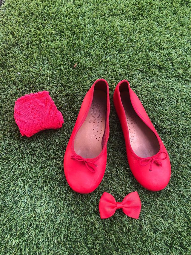 Zapato manoletina rojo niña T35 + complemento