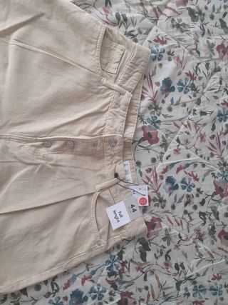 Pantalón vaquero claro