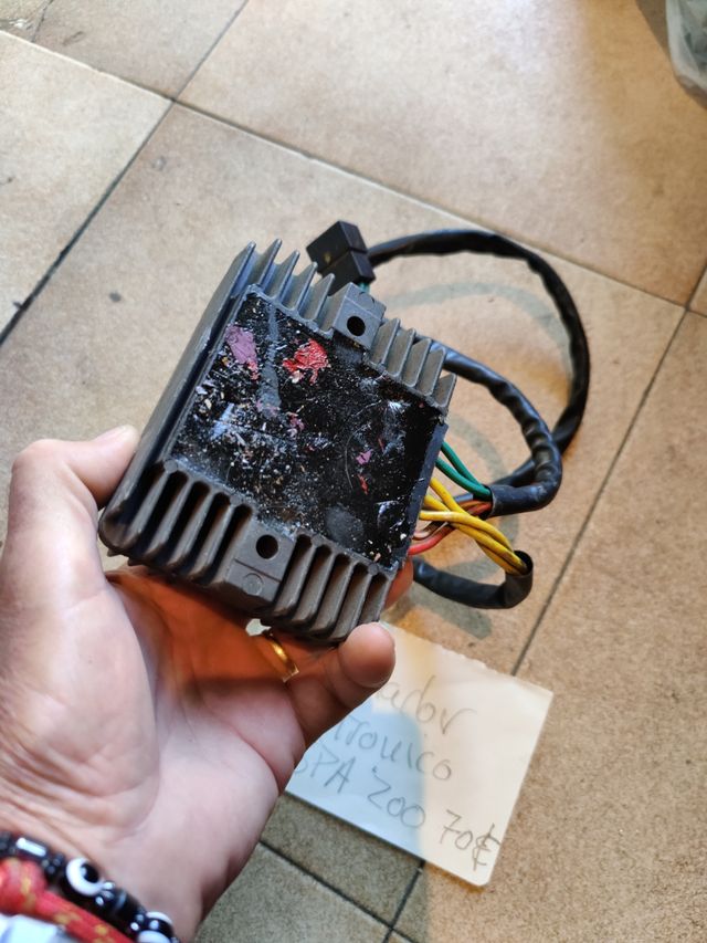 Regolatore elettronico Vespa 200