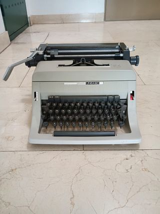 Máquina de escribir Olivetti 