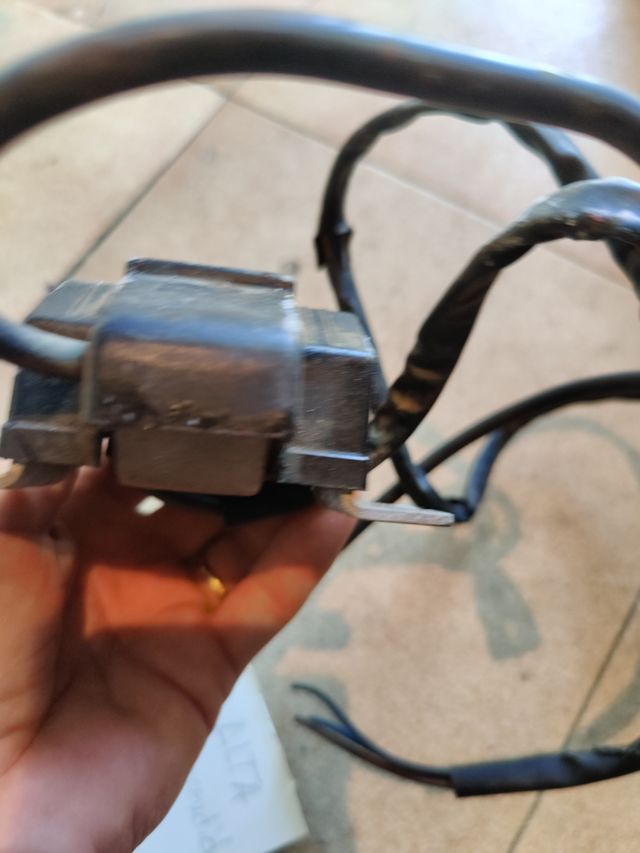 Bobina interruttore alto accesa Vesp