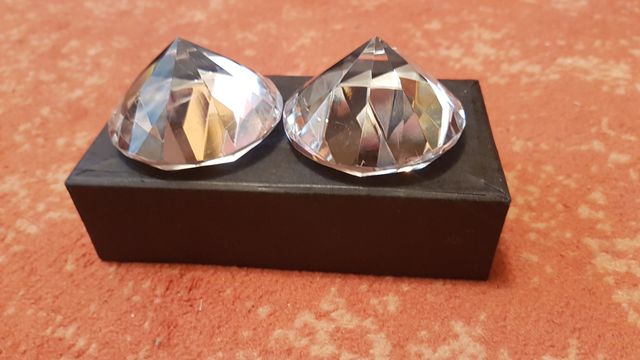 Figuras de cristal diamantes