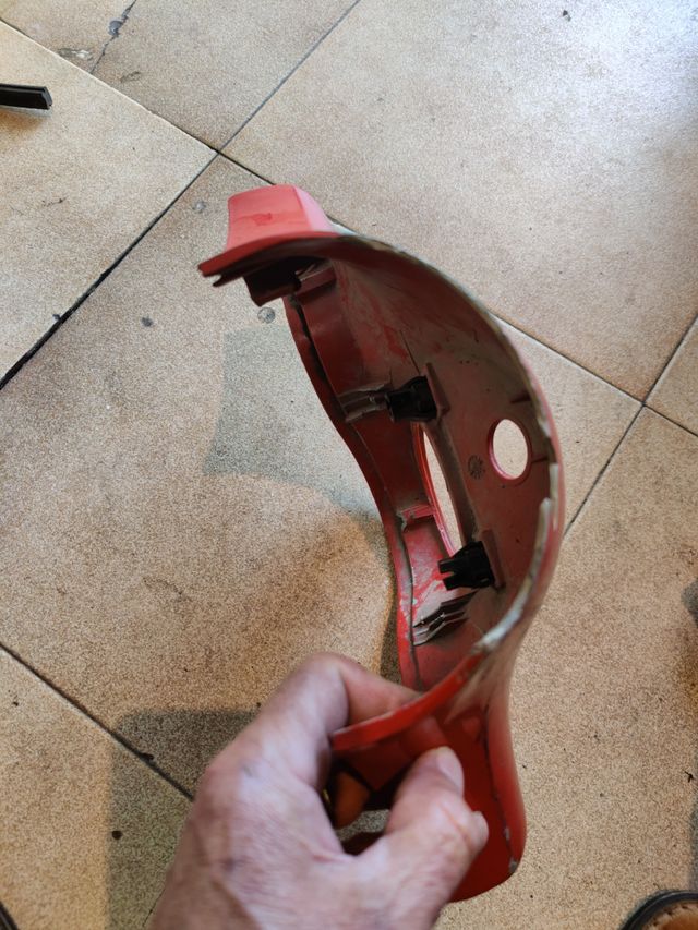Coperchio manubrio leggero per Vespa 200