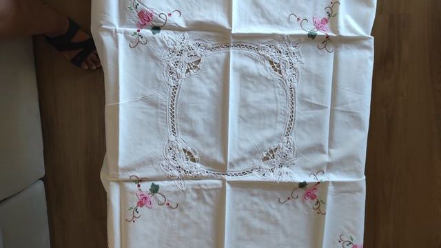 Bonito mantel bordado para café 4 servicios nuevo