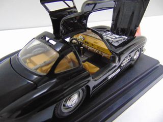 COCHE A ESCALA 1/24 (B03076)
