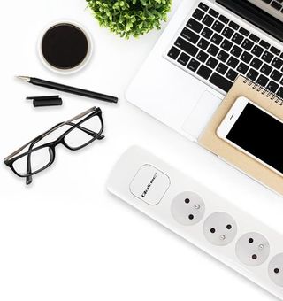 QOLTEC 50280 Multipresa 8 PRESE 1,8 M Bianco