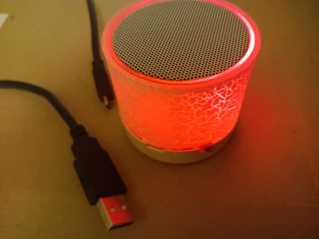 Altavoz Bluetooth con luces.