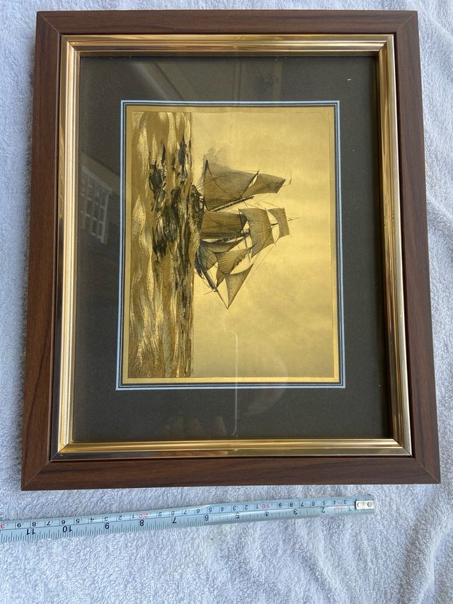 Quadro veliero su fondo dorato