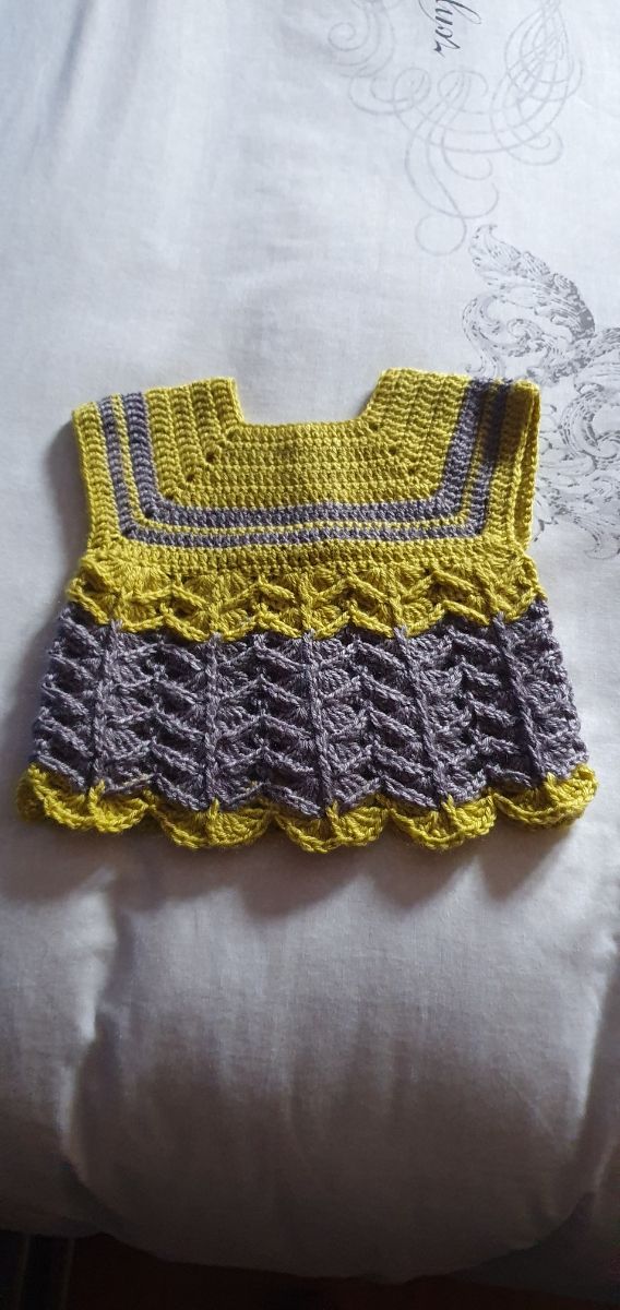 Chaqueta bebé. Hecha a mano. 3-6 meses.