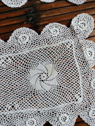 Due centrotavola uncinetto vintage n